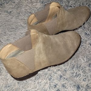 Clarks cushion soft boots